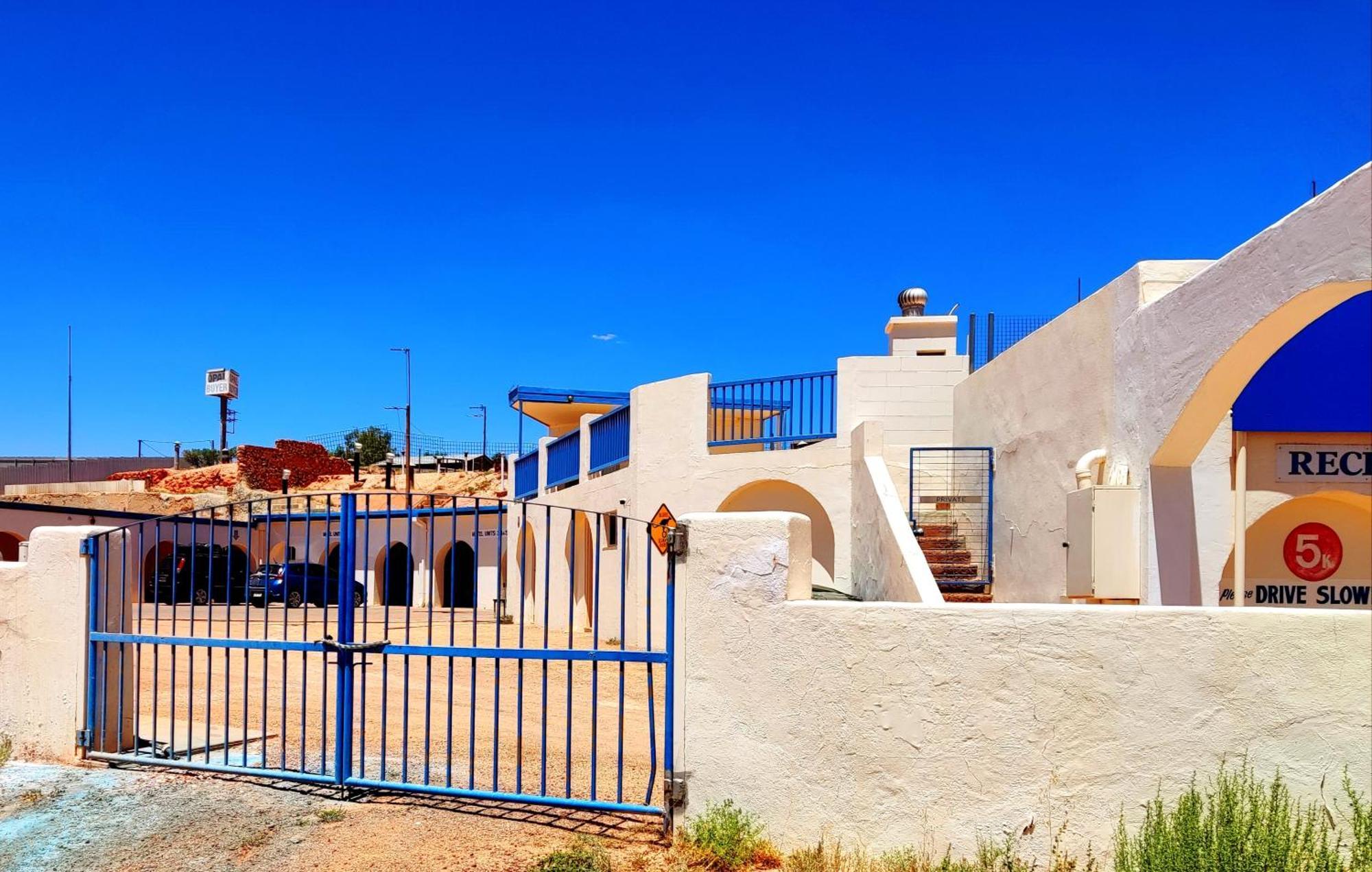 קובר פדי Radeka Downunder Underground Motel מראה חיצוני תמונה