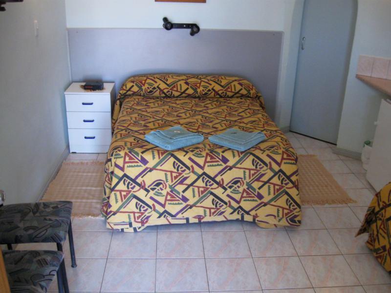 קובר פדי Radeka Downunder Underground Motel מראה חיצוני תמונה