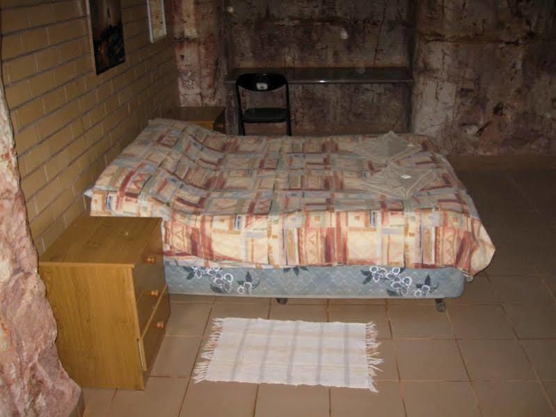 קובר פדי Radeka Downunder Underground Motel מראה חיצוני תמונה